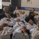 حرب الأكاذيب: كيف تُوظّف ماكينة حماس الإعلامية ملف رواتب الأسرى لتضليل الرأي العام؟